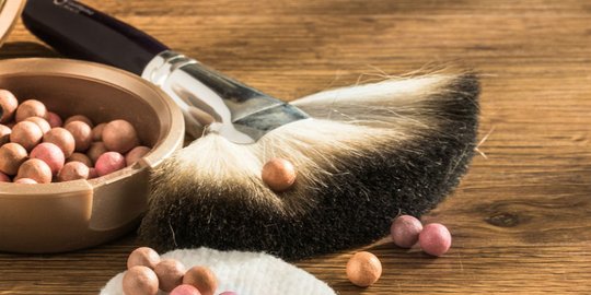4 trik gampang agar foundation cair bisa rata dan tahan lama
