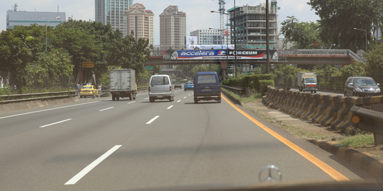 Muncul usulan tol Jakarta - Cikampek digratiskan karena banyak lubang