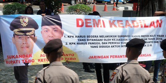 Mahasiswa desak KPK periksa Bupati Tebo