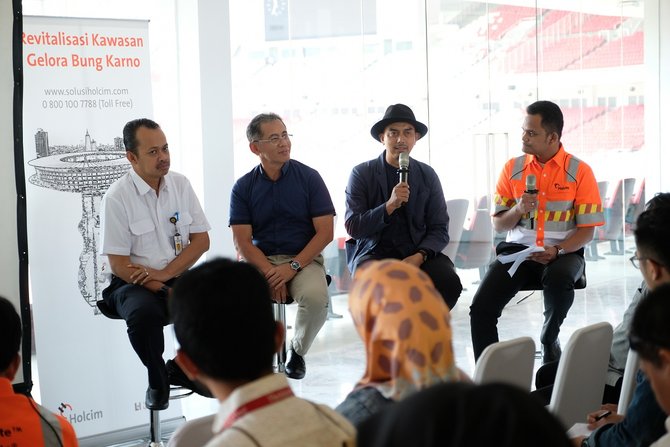 pt holcim indonesia pasang thrucrete di kawasan gelora bung karno