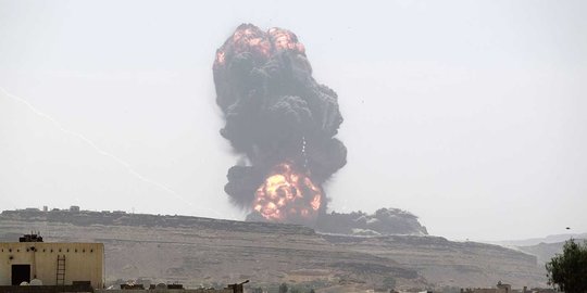 Pemberontak Huthi luncurkan rudal ke Saudi, terdengar dua ledakan di Riyadh