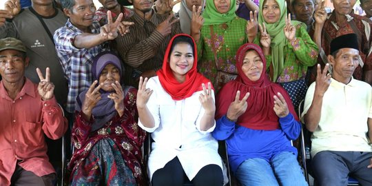 Sambangi warga di Pantai Bengkung, Puti bakal kembangkan sektor pariwisata