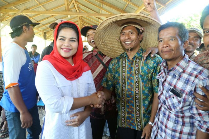 puti guntur menyambangi warga di pantai bengkung desa gajah rejo kecamatan gedangan kabupaten malang