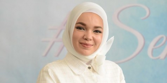 Jelang Ramadan, Dewi Sandra Bagi Tips Agar Tetap Segar 