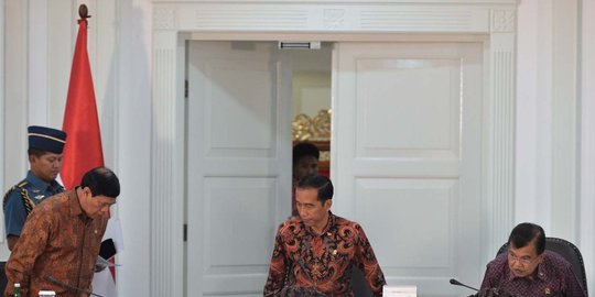 menteri pekerja keras