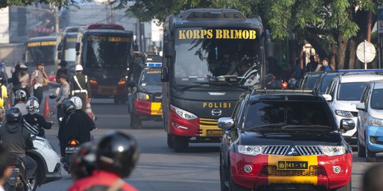 Iring-iringan bus narapidana terorisme menuju Nusakambangan