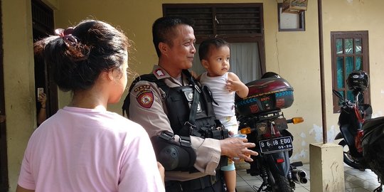 Sujud syukur Bripka Sugianto kembali ke keluarga usai kerusuhan di Mako Brimob