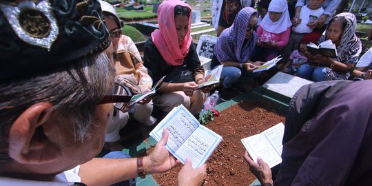 Tradisi ziarah kubur jelang Ramadan