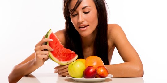 8 cara 'paksa' diri agar makan banyak buah