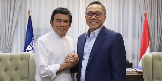 Foto salam komando dengan Zulkifli Hasan, Rhoma Irama gabung PAN?