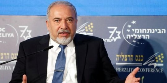 Menteri Pertahanan Israel minta Assad usir militer Iran di Suriah