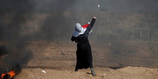 Keberanian wanita Palestina lawan tentara Israel