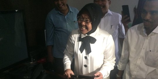 3 Bom meledak di gereja, Risma langsung pulang ke Surabaya