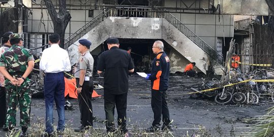 Jokowi pantau lokasi bom gereja di Surabaya