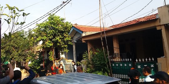 Densus 88 geledah rumah di Tambun, Bekasi