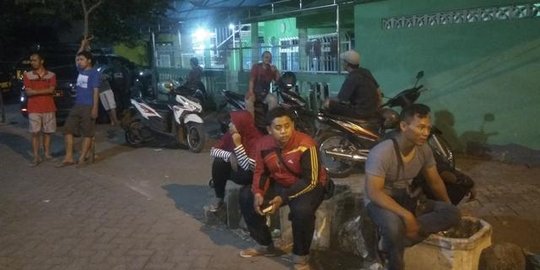 Ada ledakan, penghuni rusun Wonocolo Sidoarjo diungsikan ke masjid