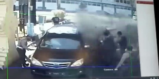 Bom Polrestabes Surabaya, ada polisi jadi korban