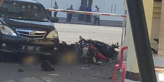 Bom di Mapolrestabes Surabaya, 4 polisi dan 6 warga terluka