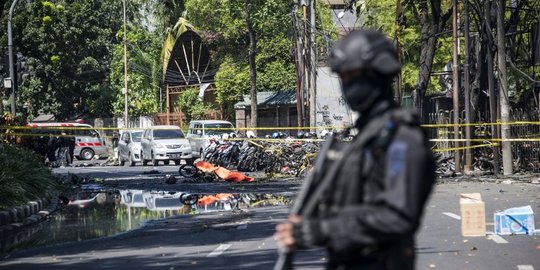 Kapolri buru satu keluarga penyebar ideologi radikal di balik Bom Surabaya