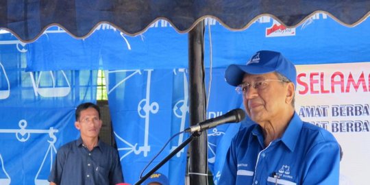 dari partai umno dan dirikan partai pakatan harapan rev3