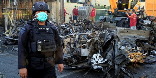 Rentetan 'lima babak' serangan bom di Surabaya