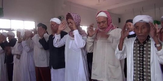 Jemaah Naqsabandiyah sudah berpuasa sejak kemarin