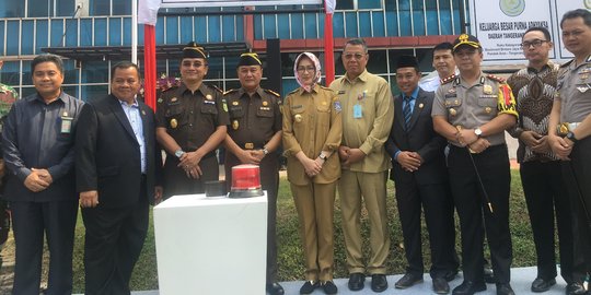 Ditanya soal penyidik KPK datangi Balai Kota Tangsel, Airin malih ngacir kabur