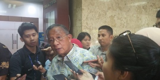 Neraca perdagangan RI defisit USD 1,63 miliar, ini kata Menko darmin