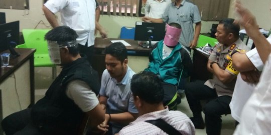 2 Teroris ditangkap di Palembang sebut didanai karyawan PLN Riau