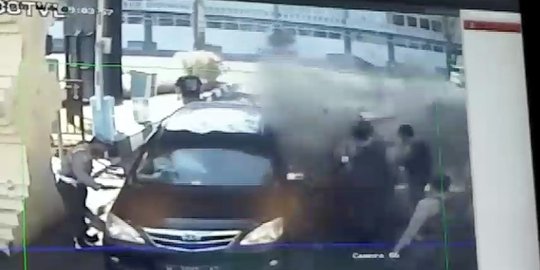 Ini detik-detik bom bunuh diri di Mapolrestabes Surabaya