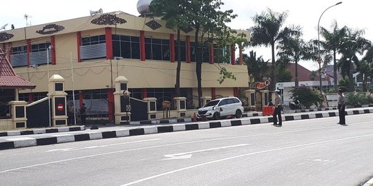 Selain 2 polisi, jurnalis juga terluka akibat serangan teroris di Polda Riau