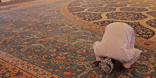 Bacaan Niat Sholat Tarawih Sendiri Berjemaah Berikut Niat Sholat Witir Merdeka Com