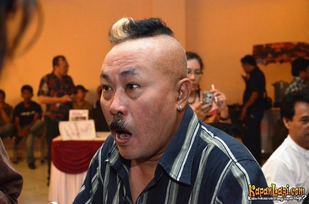 Mengenang tingkah lucu pelawak Gogon Srimulat semasa hidup 