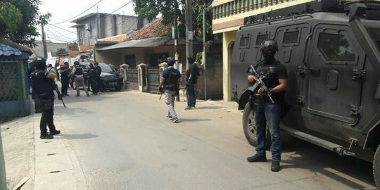 Densus gerebek 3 terduga teroris di Tangerang, 1 perempuan