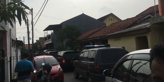 3 Pria terduga teroris diamankan dari dua lokasi penggerebekan di Tangerang