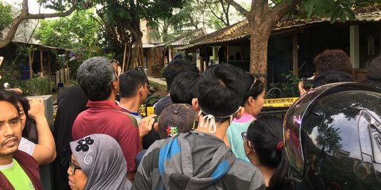 Usai digeledah Densus 88, rumah di Kunciran Mas Permai Tangerang digaris polisi