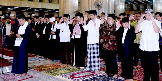 Presiden Jokowi salat Tarawih di Masjid Istiqlal