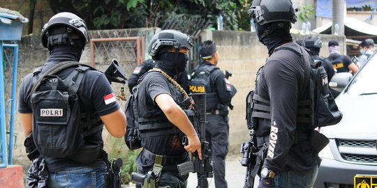 Densus 88 amankan tiga orang terduga teroris di Probolinggo