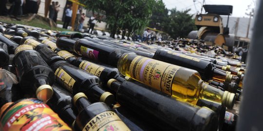 Awal Ramadan, Polres Bogor musnahkan 32 ribu botol miras