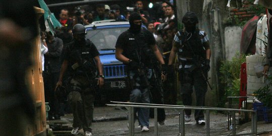 Densus 88 tangkap dua terduga teroris di Cirebon