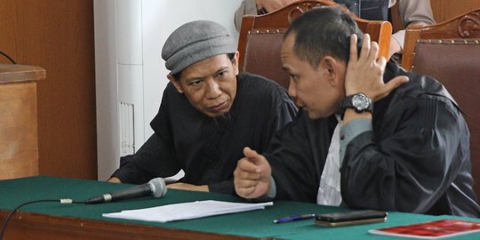 Santai dengar tuntutan hukuman mati, Aman Abdurrahman akan ajukan pembelaan sendiri