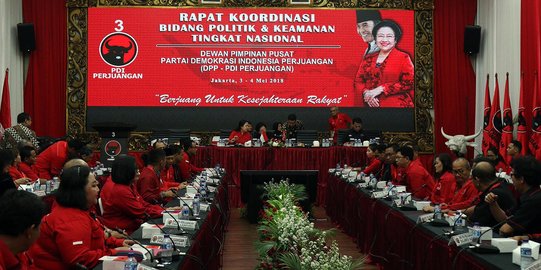 Didesak soal cawapres Jokowi, PDIP analogikan juara bertahan tak tanding kualifikasi