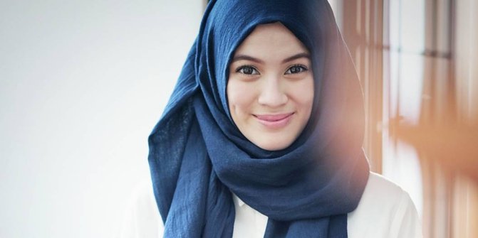 Tutorial Hijab Pashmina Bahan Diamond