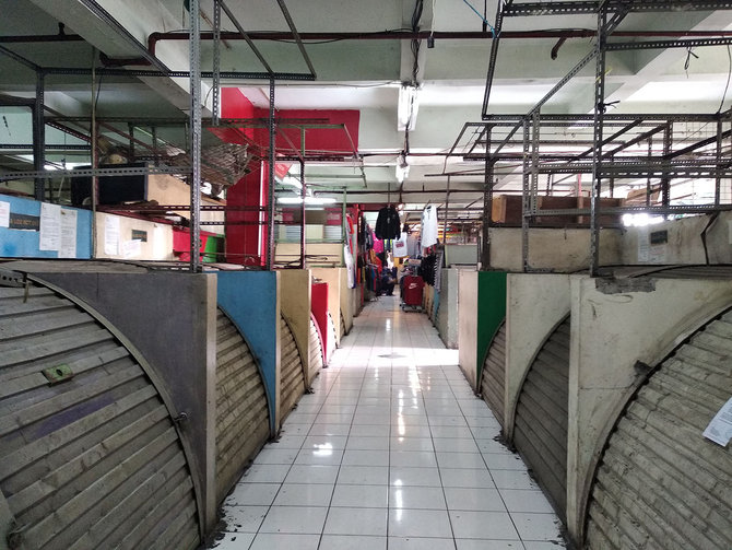 tanah abang sepi pembeli di hari pertama bulan puasa