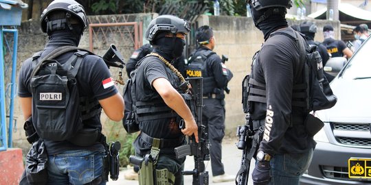 Buntut teror di Surabaya, Densus geledah 2 rumah di Tasikmalaya