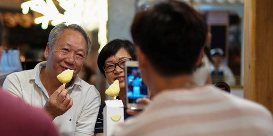 Cara orang Thailand nikmati kelezatan es durian di Kafe After You