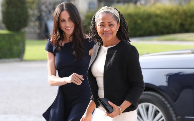 meghan markle mengantar ibunya doria ragland ke clivedon house hotel sehari sebelum pernikahan