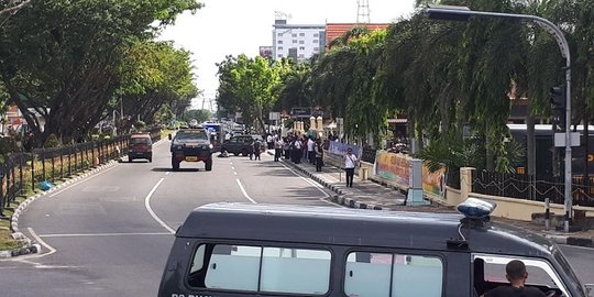 Empat jenazah terduga teroris Mapolda Riau dijemput keluarga tengah malam