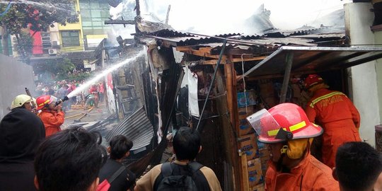 Kebakaran warteg di Duren Tiga, bocah 10 tahun jadi korban tewas