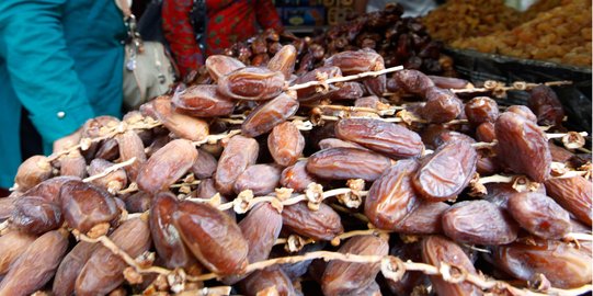 Pembeli makin sepi, penjual kurma Tanah Abang gigit jari tahun ini